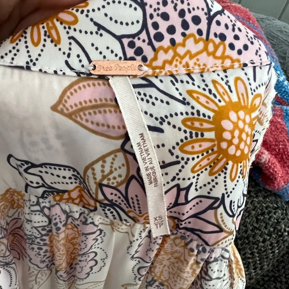 Free People run free balloon sleeve floral tie front button blouse